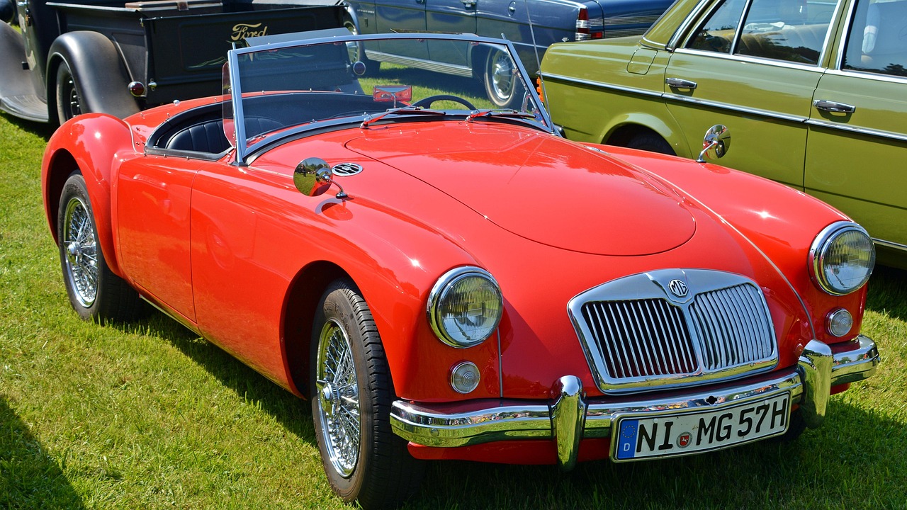 What makes Chris Knott different for MG coverage?