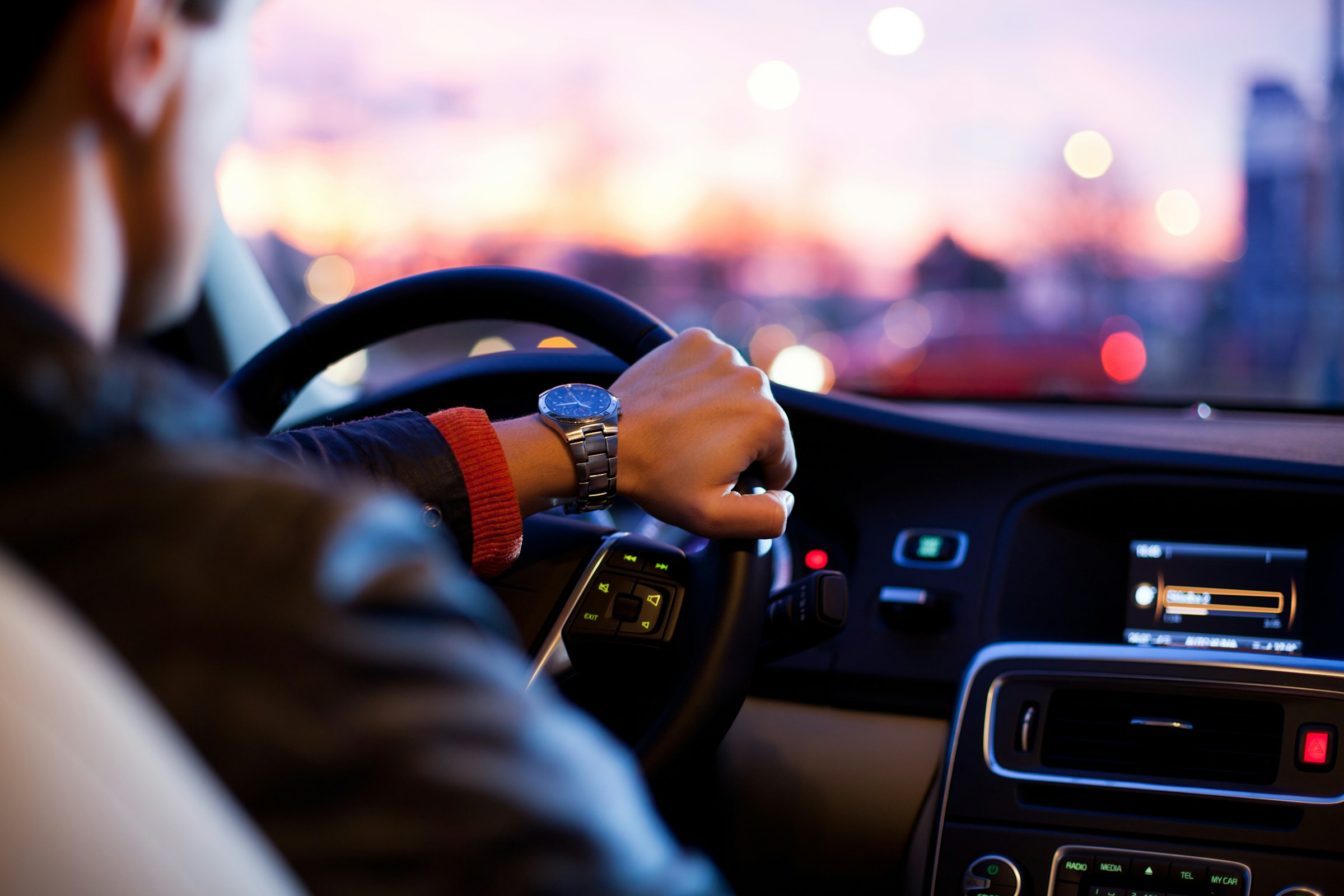 What makes Chris Knott different for Smart insurance?